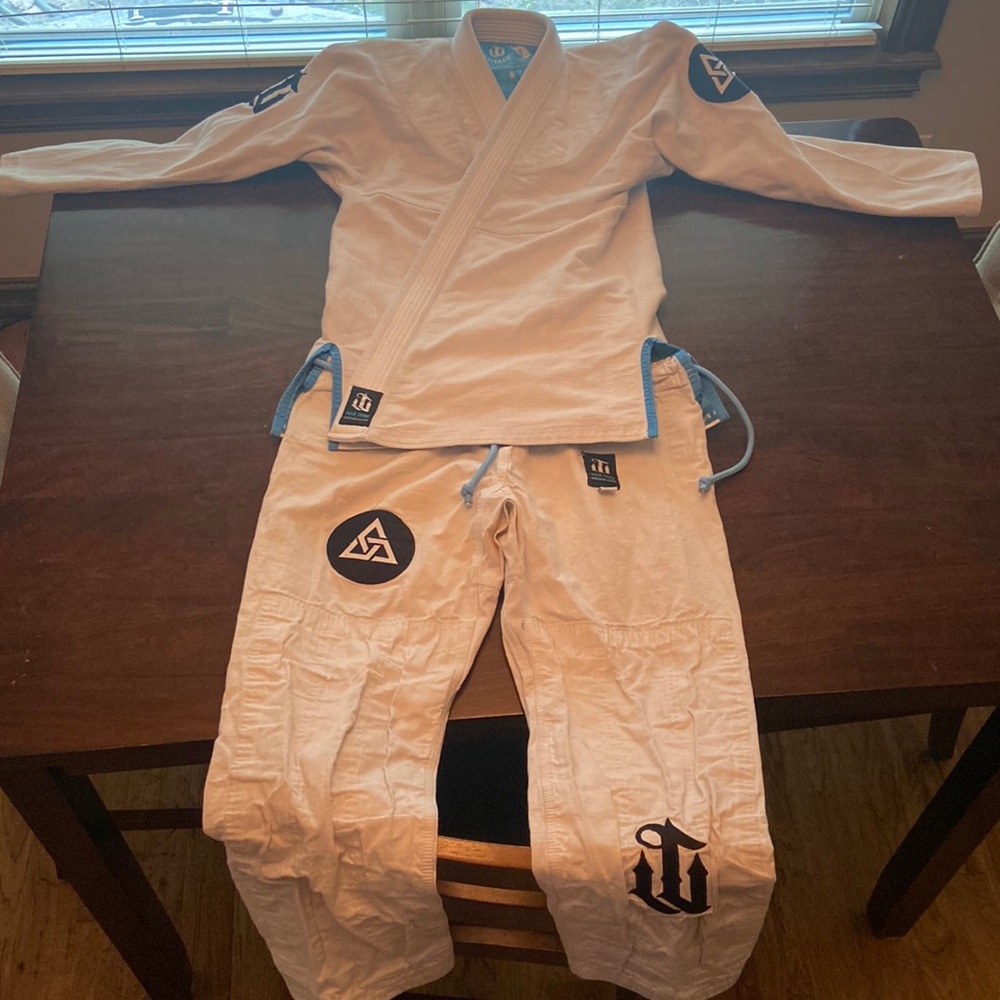 White and Blue Women’s BJJ WarTribe Gi Size W2